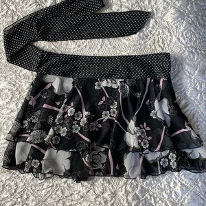 Flirty floral ruffled mini skirt